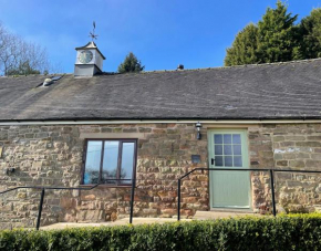 The Cruck Barn, cosy rural escape near The Peak District